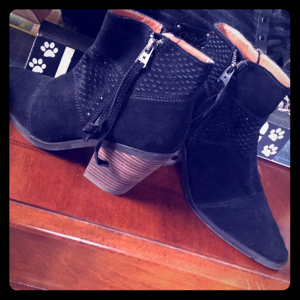 Ankle boots